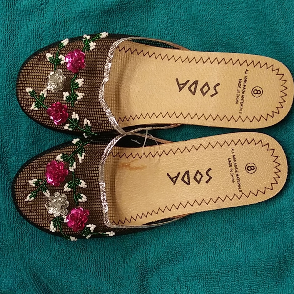 Soda slippers NWOT